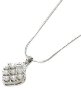 Cadena de acero quirurgico con dije corazon con perlas y micro pave cristal 40cm + 5cm